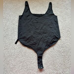 4X / 5X Skims essential tank classic bodysuit black onyx